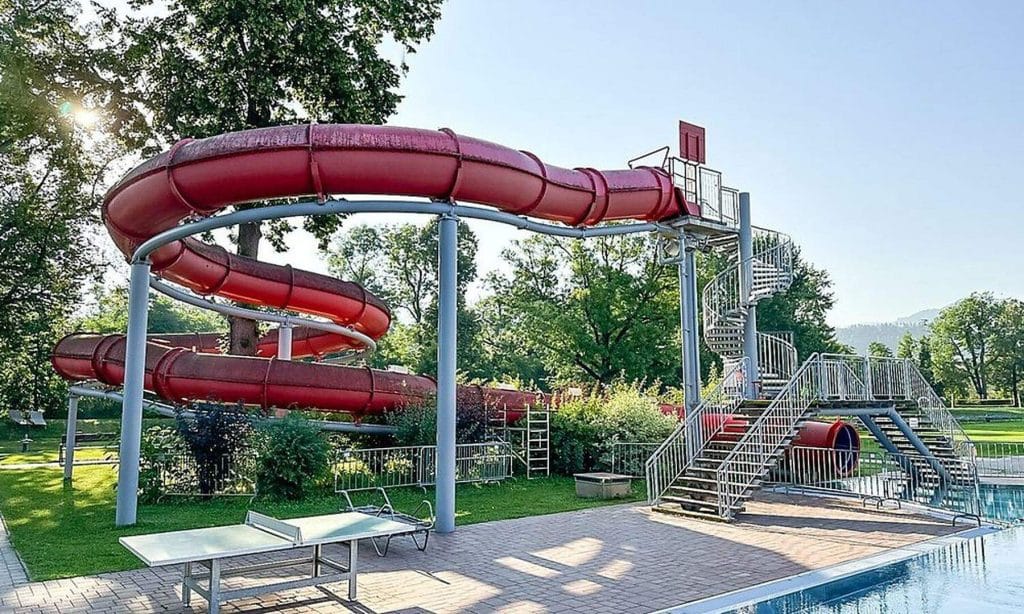 découvrez les salaires des testeurs de toboggans, un métier insolite alliant plaisir et rémunération. informez-vous sur la rémunération, les conditions de travail et les avantages de cette profession unique.